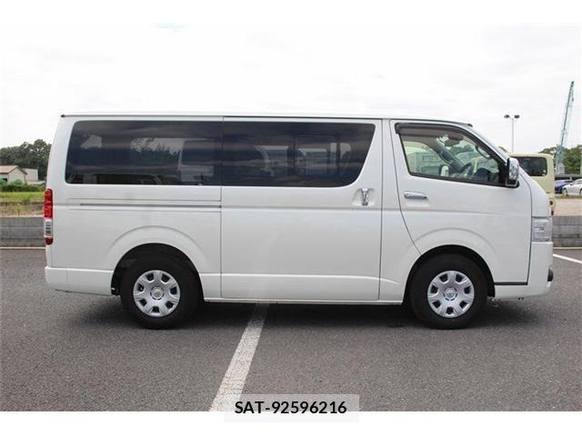 Toyota HIACE VAN 2020-07 8355798-16