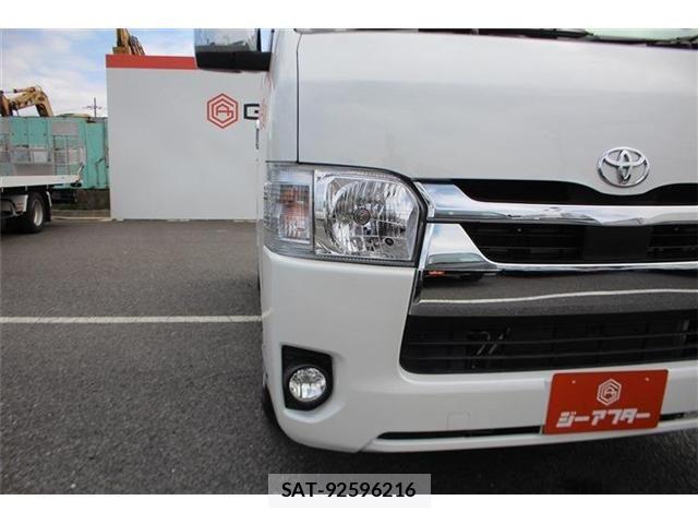 Toyota HIACE VAN 2020-07 8355798-23