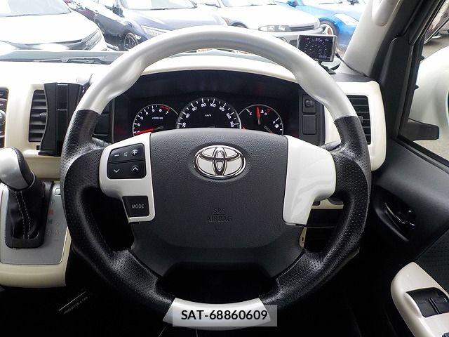 Toyota HIACE VAN 2017-03 8355802-14