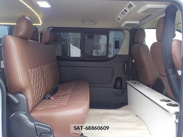 Toyota HIACE VAN 2017-03 8355802-17