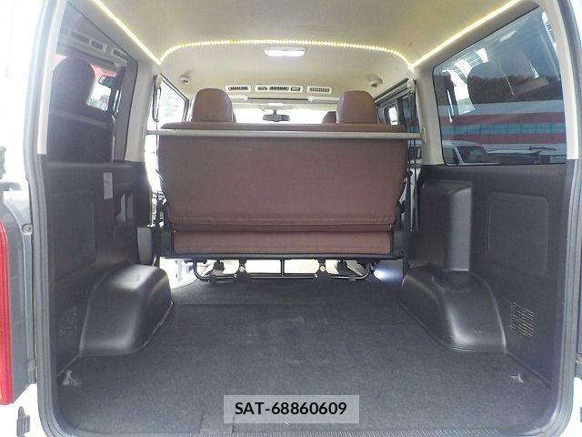 Toyota HIACE VAN 2017-03 8355802-18