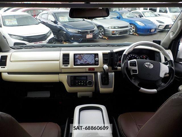 Toyota HIACE VAN 2017-03 8355802-1