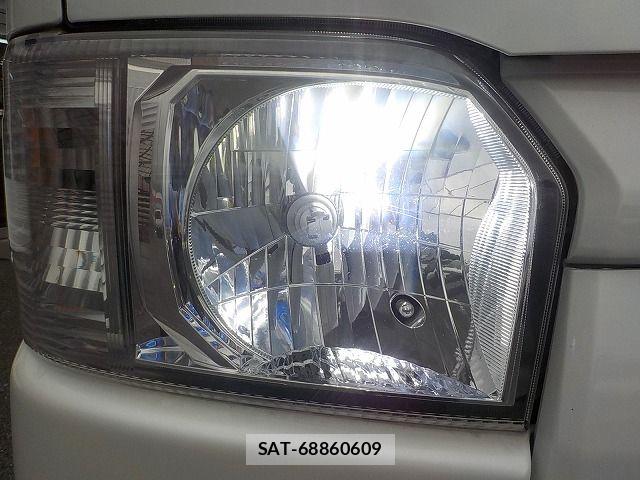 Toyota HIACE VAN 2017-03 8355802-20