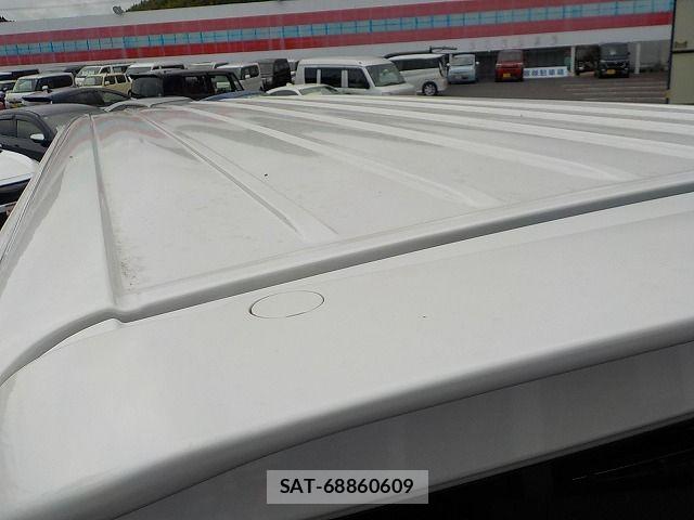 Toyota HIACE VAN 2017-03 8355802-25