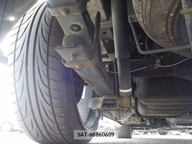 Toyota HIACE VAN 2017-03 8355802-26