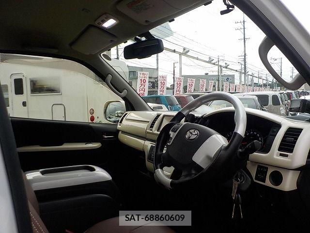 Toyota HIACE VAN 2017-03 8355802-7