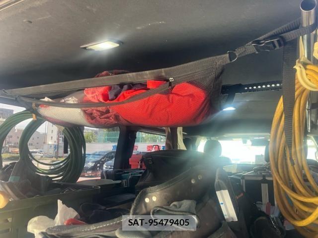 Toyota HIACE VAN 2019-08 8355801-13
