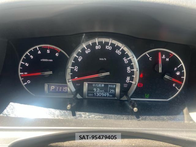 Toyota HIACE VAN 2019-08 8355801-16