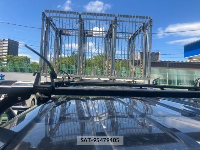 Toyota HIACE VAN 2019-08 8355801-5