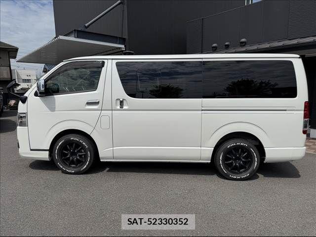 Toyota HIACE VAN 2023-09 8369453-13