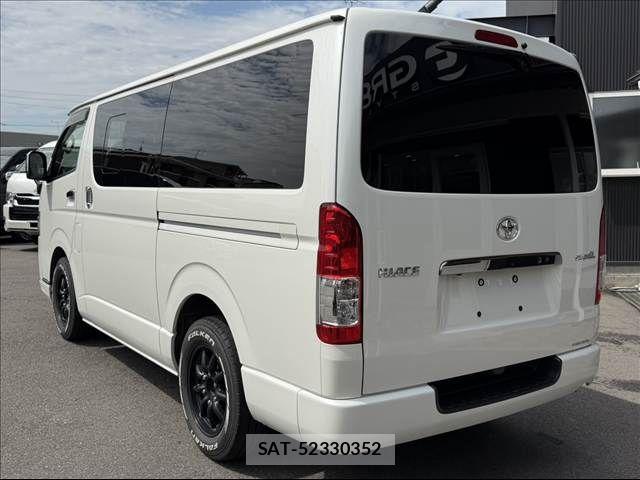 Toyota HIACE VAN 2023-09 8369453-15
