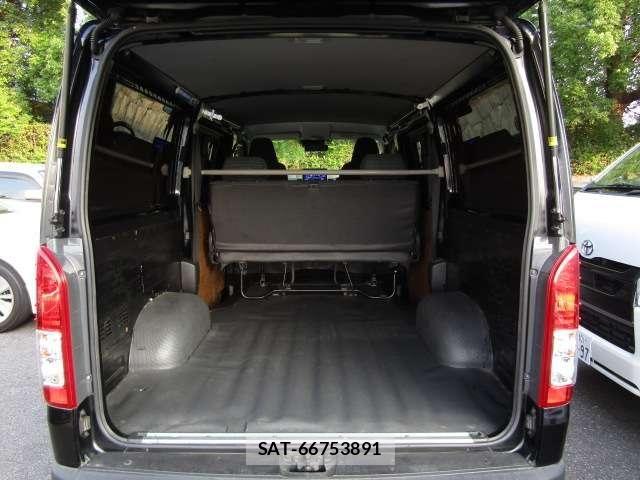 Toyota HIACE VAN 2021-04 8369464-10