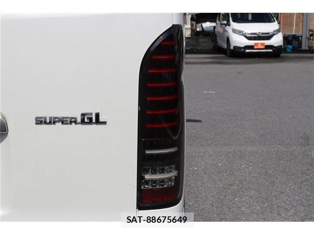 Toyota HIACE VAN 2017-01 8369465-12