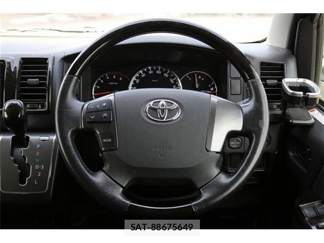 Toyota HIACE VAN 2017-01 8369465-17