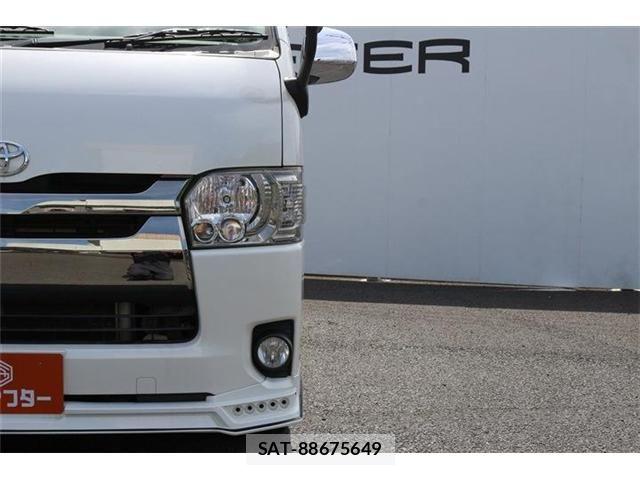 Toyota HIACE VAN 2017-01 8369465-26