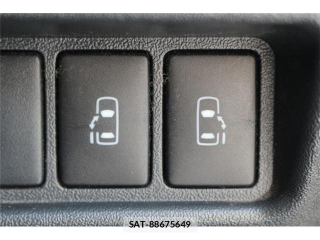 Toyota HIACE VAN 2017-01 8369465-2