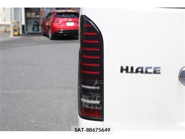 Toyota HIACE VAN 2017-01 8369465-29
