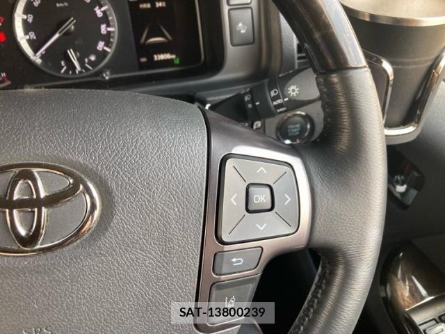 Toyota HIACE VAN 2023-07 8369454-18