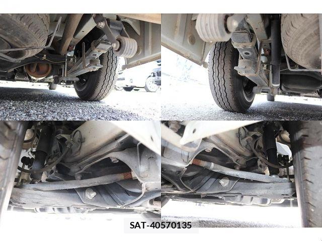Toyota HIACE VAN 2018-01 8369458-9