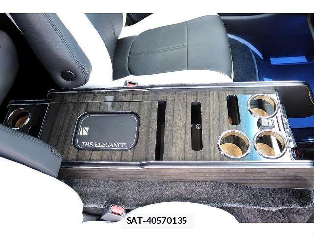 Toyota HIACE VAN 2018-01 8369458-16