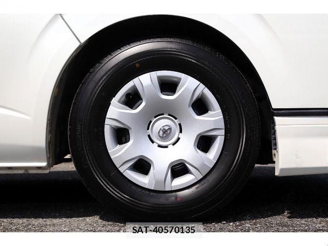 Toyota HIACE VAN 2018-01 8369458-18