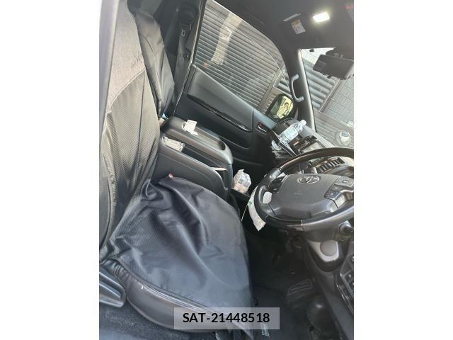 Toyota HIACE VAN 2021-04 8369461-9