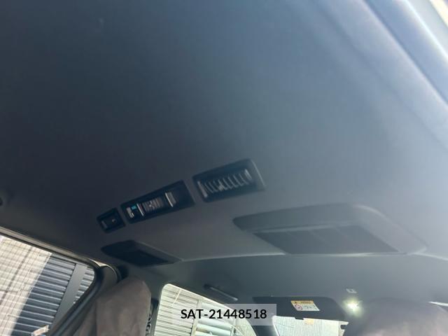 Toyota HIACE VAN 2021-04 8369461-12