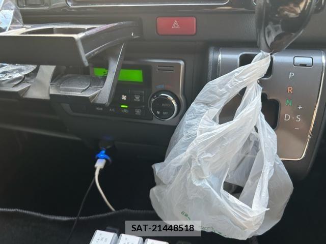Toyota HIACE VAN 2021-04 8369461-18