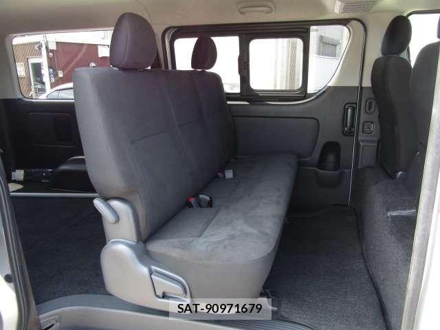 Toyota HIACE VAN 2019-06 8369457-11