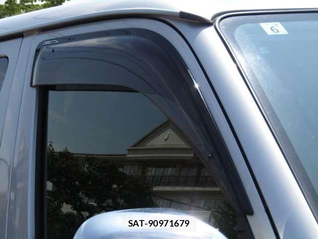 Toyota HIACE VAN 2019-06 8369457-16