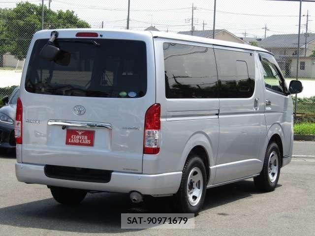 Toyota HIACE VAN 2019-06 8369457-19
