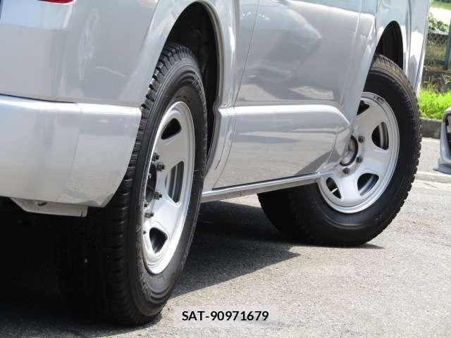 Toyota HIACE VAN 2019-06 8369457-29
