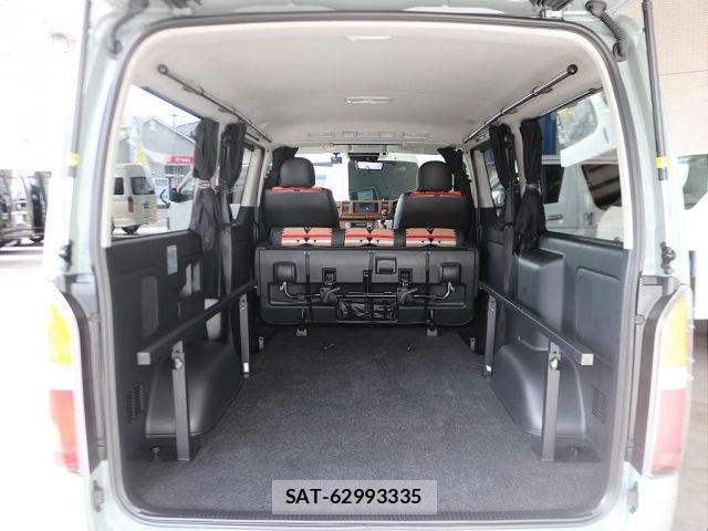 Toyota HIACE VAN 2025-01 8369447-12