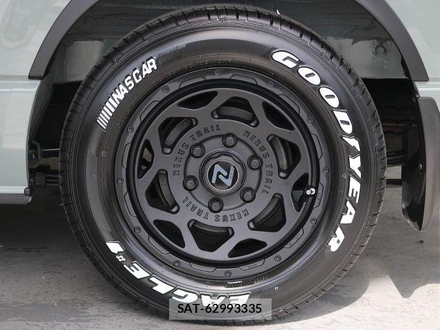 Toyota HIACE VAN 2025-01 8369447-14