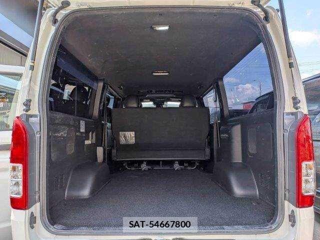 Toyota HIACE VAN 2019-05 8369460-9