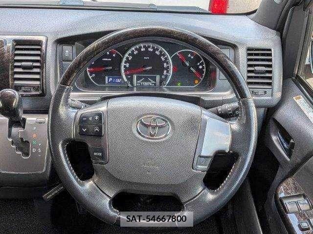 Toyota HIACE VAN 2019-05 8369460-10