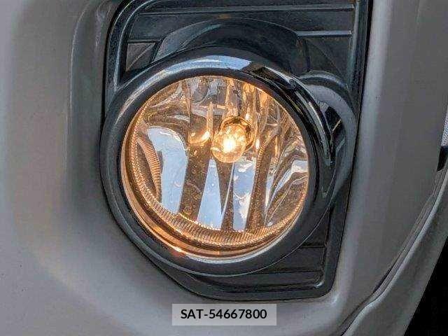 Toyota HIACE VAN 2019-05 8369460-12