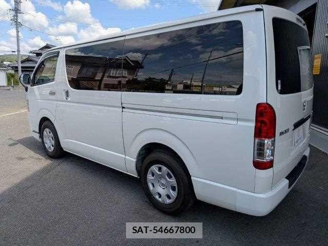 Toyota HIACE VAN 2019-05 8369460-19