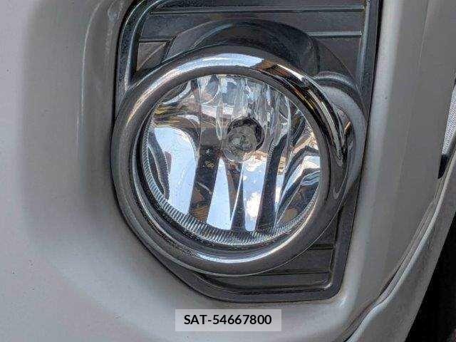 Toyota HIACE VAN 2019-05 8369460-23