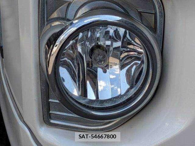 Toyota HIACE VAN 2019-05 8369460-24