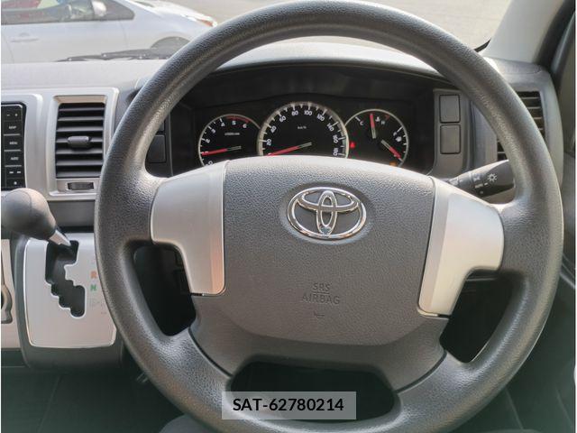 Toyota HIACE VAN 2018-12 8369456-13