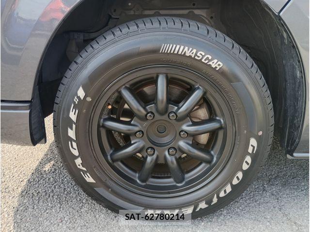 Toyota HIACE VAN 2018-12 8369456-8
