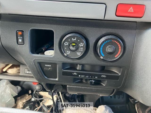 Toyota HIACE VAN 2007-11 8369469-18