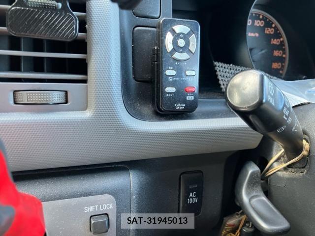 Toyota HIACE VAN 2007-11 8369469-20