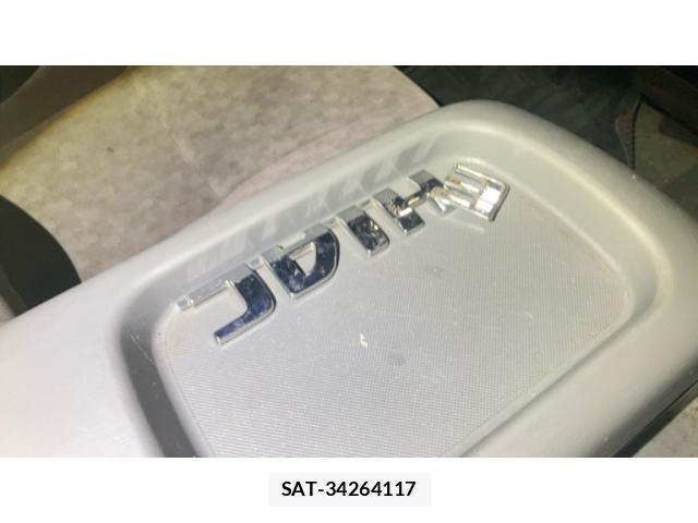 Toyota HIACE VAN 2004-09 8369471-25