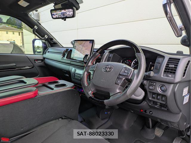 Toyota HIACE VAN 2020-07 8369450-15
