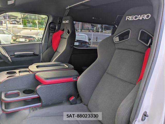 Toyota HIACE VAN 2020-07 8369450-17