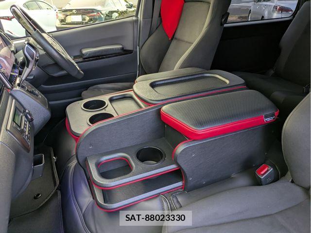 Toyota HIACE VAN 2020-07 8369450-23