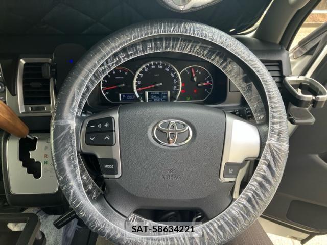 Toyota HIACE VAN 2018-11 8369462-14