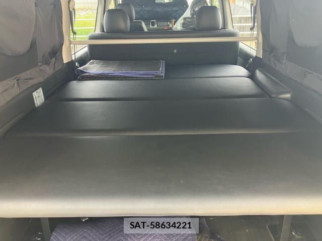Toyota HIACE VAN 2018-11 8369462-23